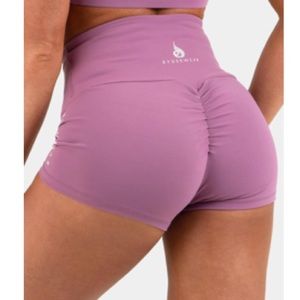 NWT Ryderwear Scrunch Bum Shirts in Purple size Medium